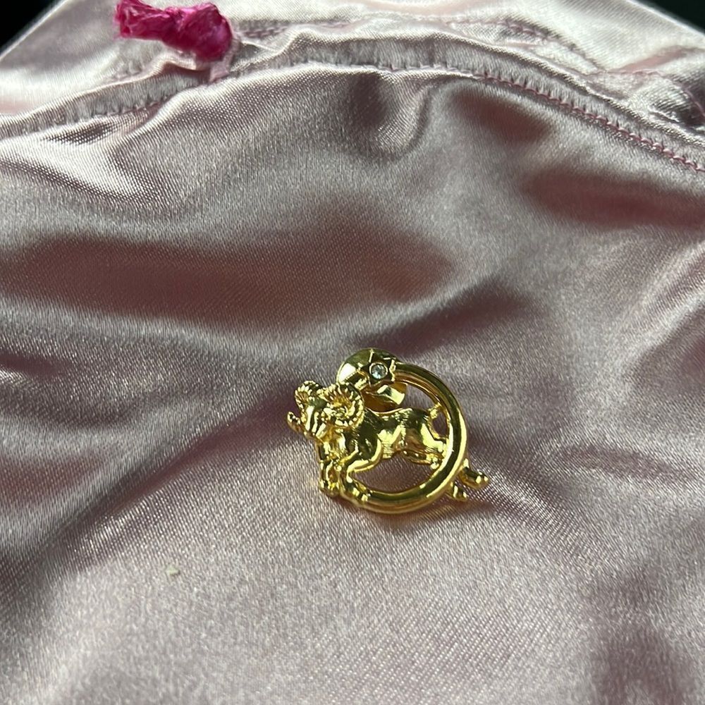 Vintage Avon, Aries zodiac sign brooch.